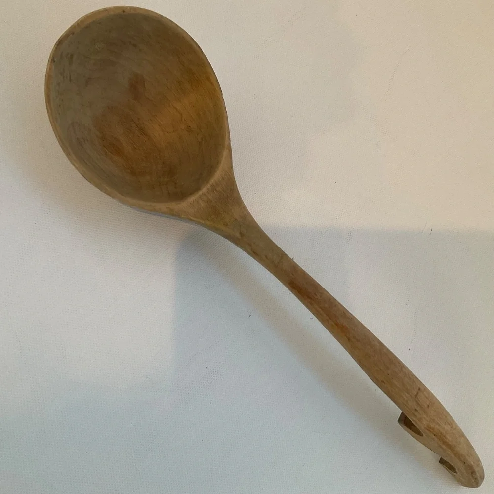 SALE‼️VINTAGE PRIMITIVE HAND CARVED ONE PIECE TREENWARE WOODEN DIPPER/LADLE 12”